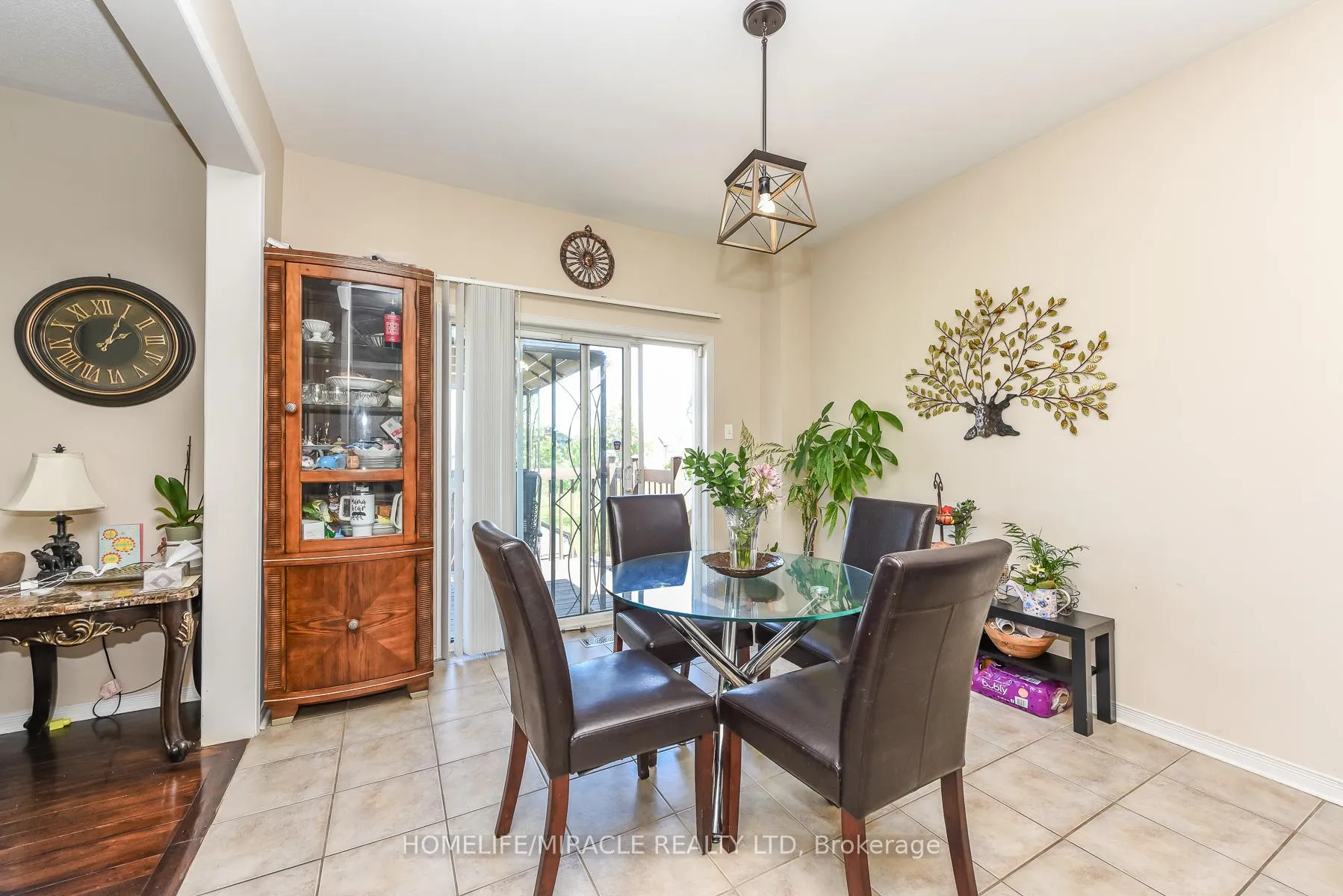 Photo 15 of 23 Roundstone Drive, Brampton, Credit Valley — HOMEH