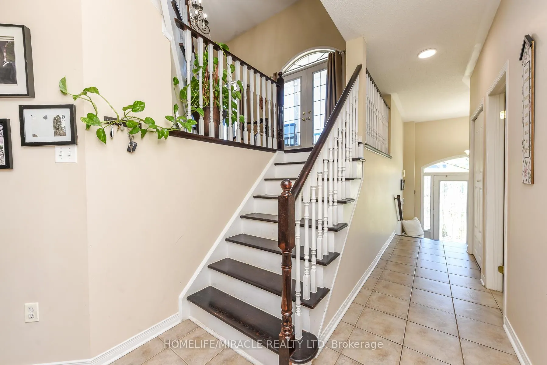 Photo 17 of 23 Roundstone Drive, Brampton, Credit Valley — HOMEH