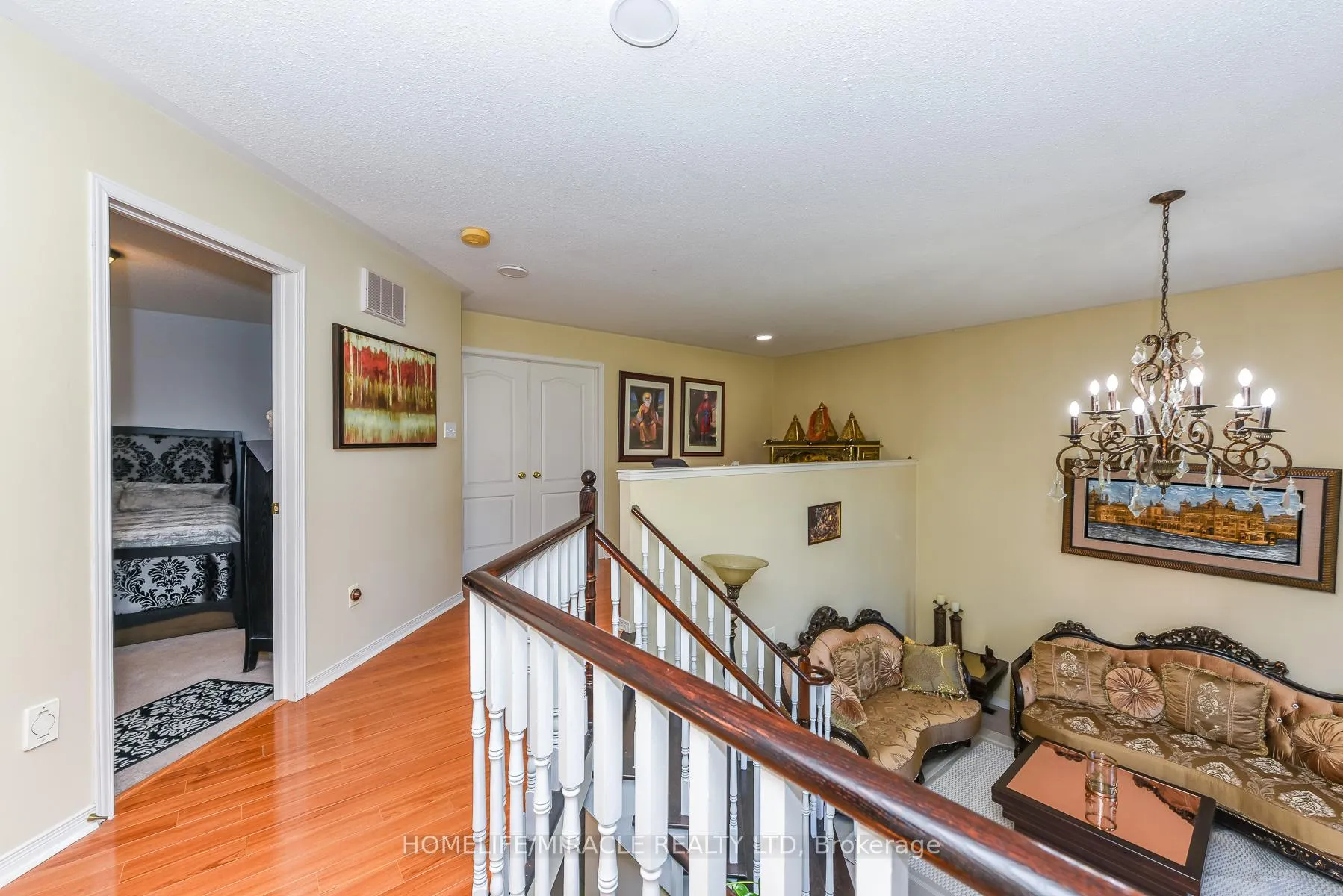 Photo 30 of 23 Roundstone Drive, Brampton, Credit Valley — HOMEH