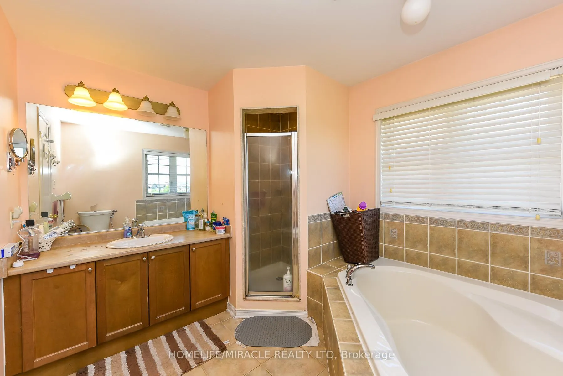 Photo 32 of 23 Roundstone Drive, Brampton, Credit Valley — HOMEH