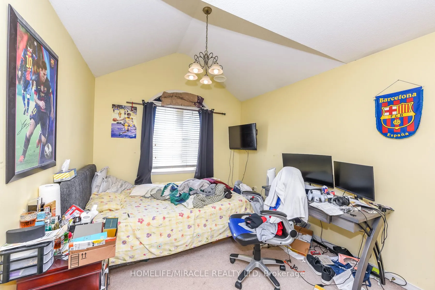 Photo 47 of 23 Roundstone Drive, Brampton, Credit Valley — HOMEH