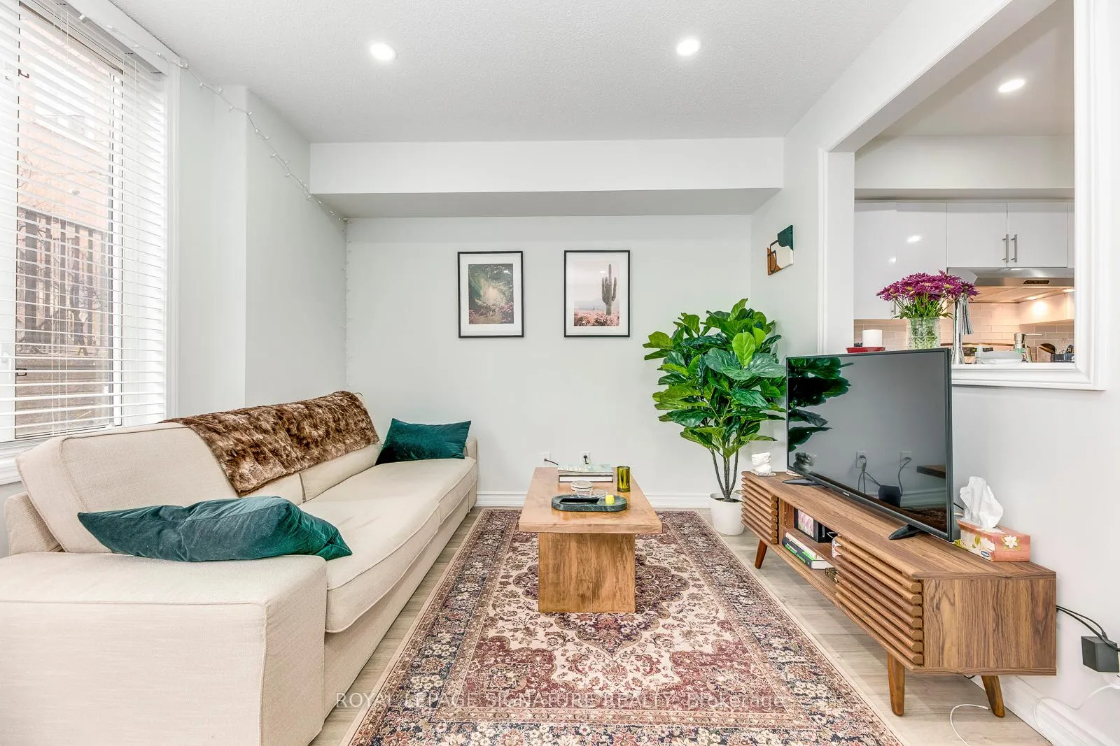 Photo 3 of Unit 525, 10 Douro Street, Toronto, Niagara — HOMEH
