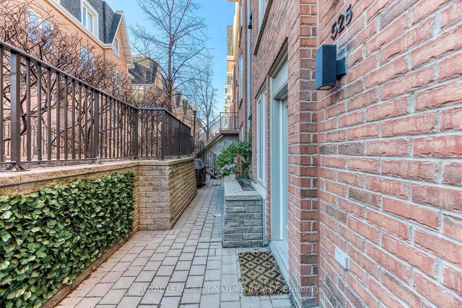 Photo 4 of Unit 525, 10 Douro Street, Toronto, Niagara — HOMEH