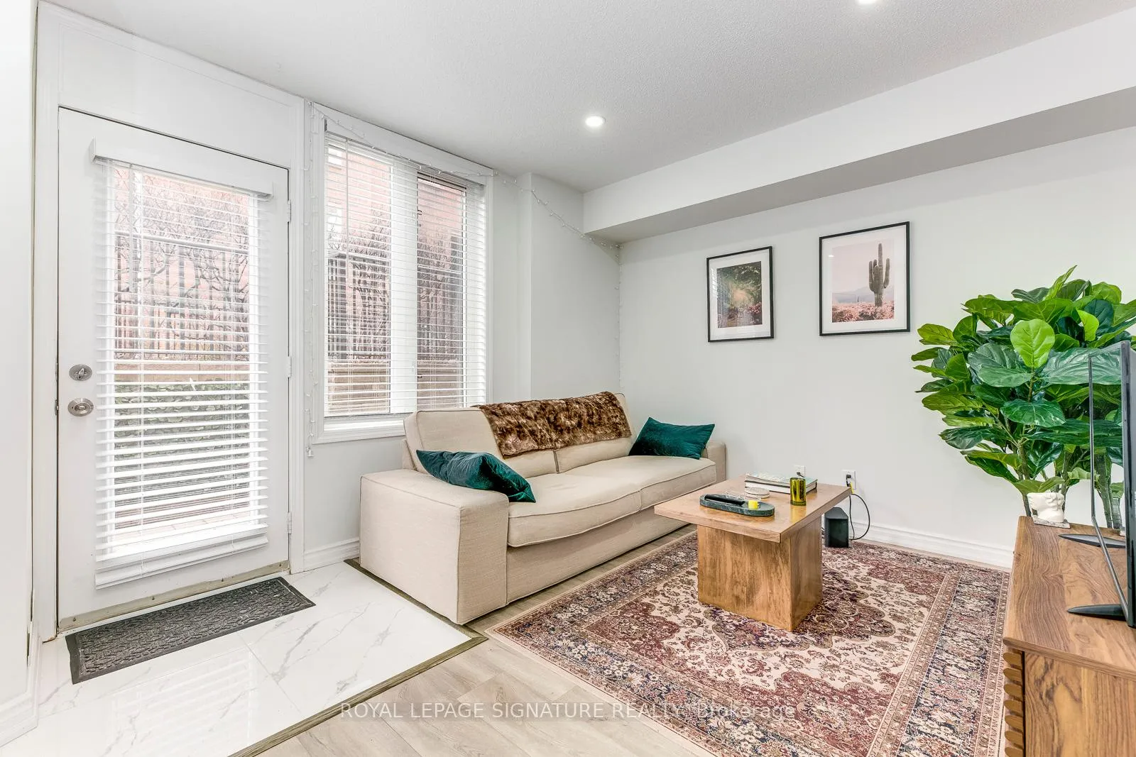 Photo 6 of Unit 525, 10 Douro Street, Toronto, Niagara — HOMEH