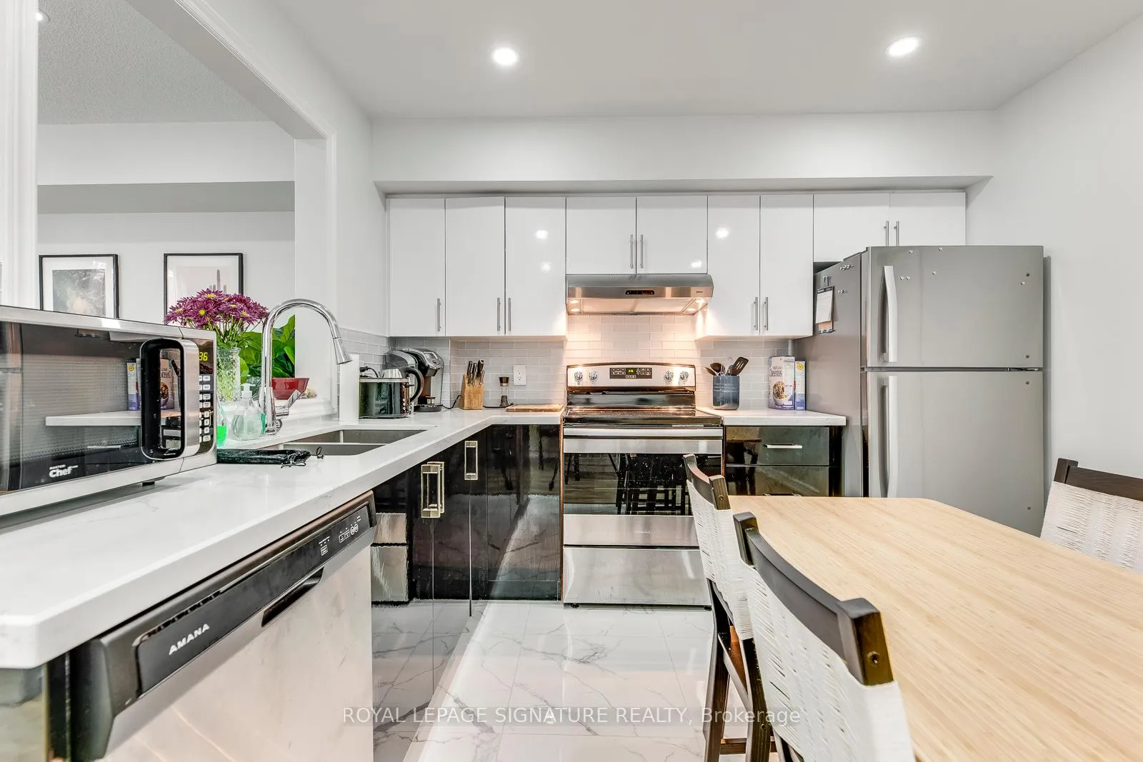 Photo 7 of Unit 525, 10 Douro Street, Toronto, Niagara — HOMEH