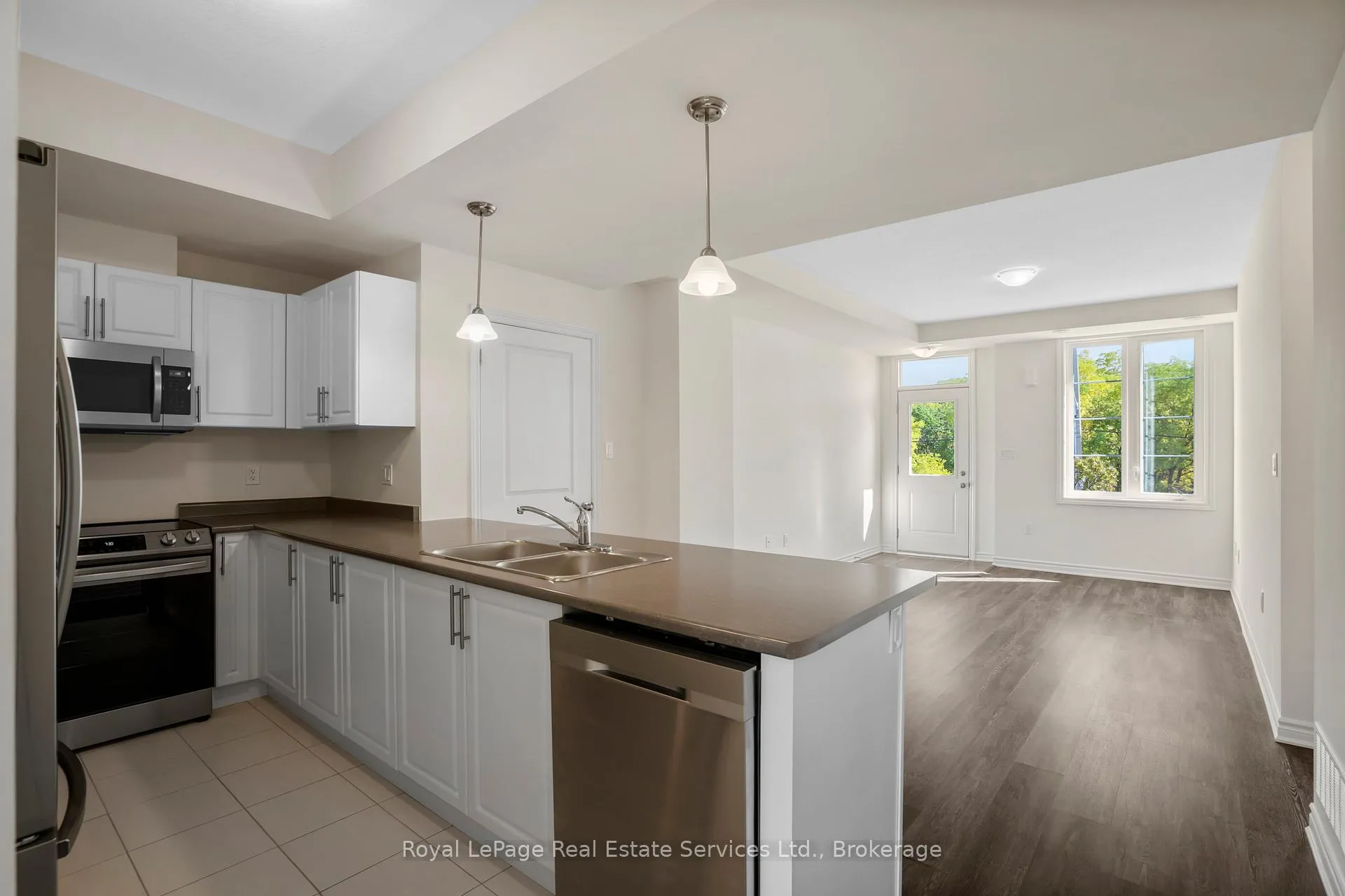 Photo 7 of Unit 68, 383 Dundas Street E, Hamilton, Waterdown — HOMEH