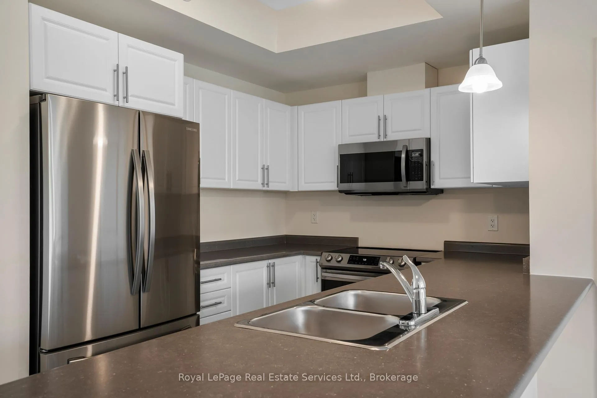 Photo 11 of Unit 68, 383 Dundas Street E, Hamilton, Waterdown — HOMEH