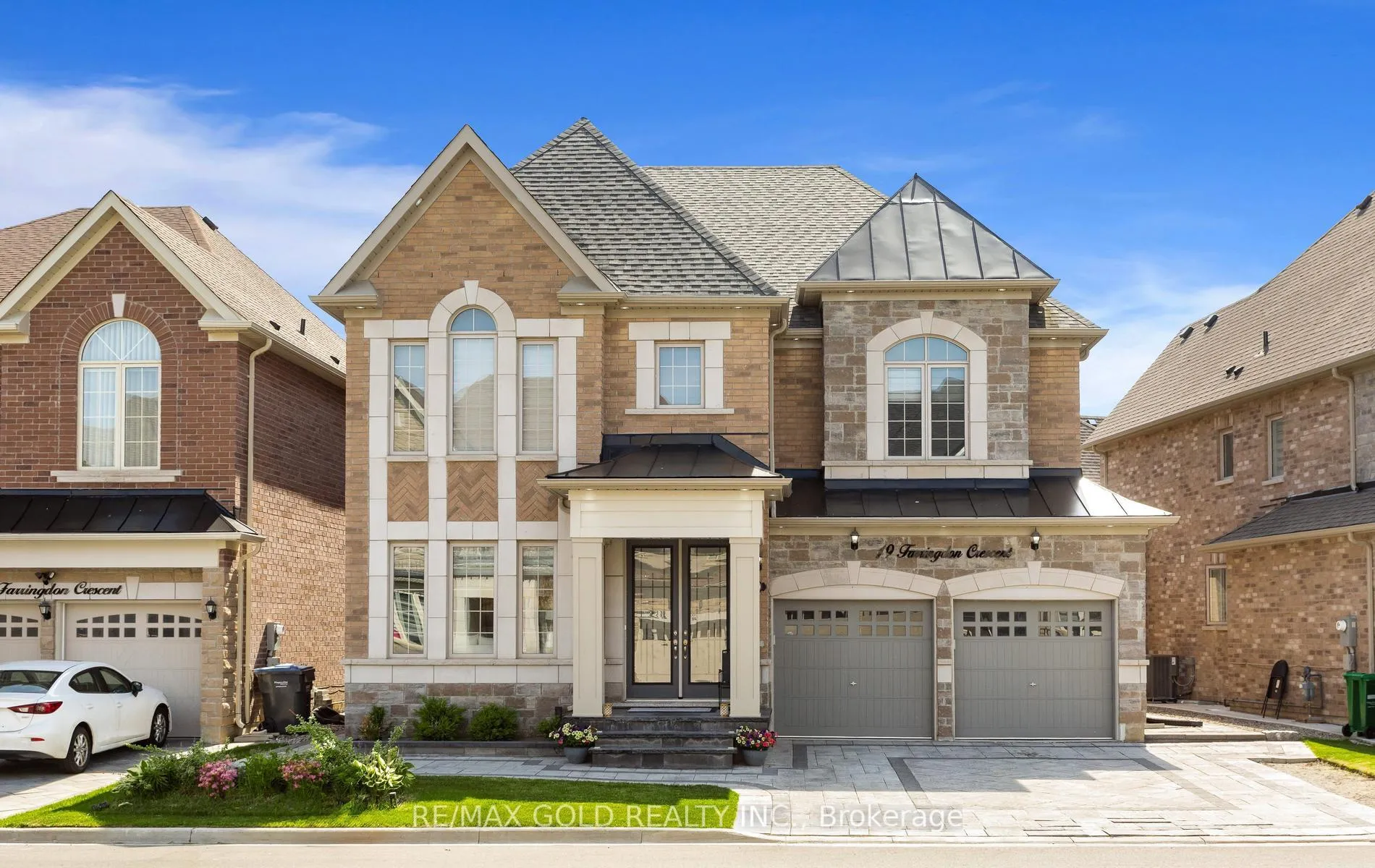 Front of 19 Farringdon Crescent