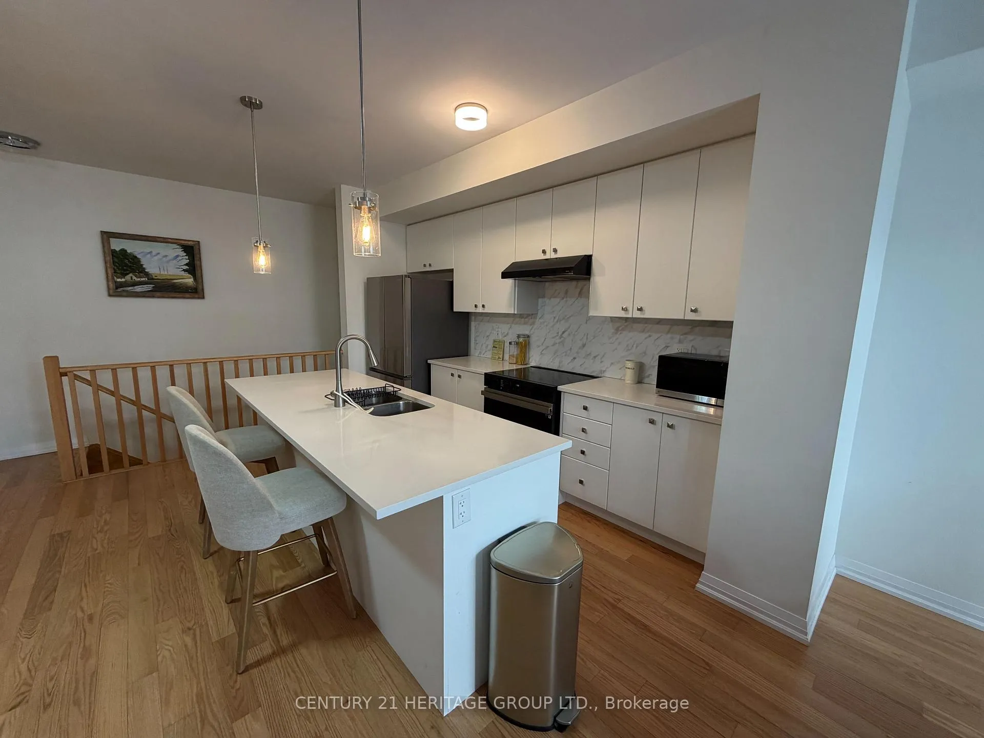 Photo 9 of 66 Norwich Crescent, Haldimand — HOMEH