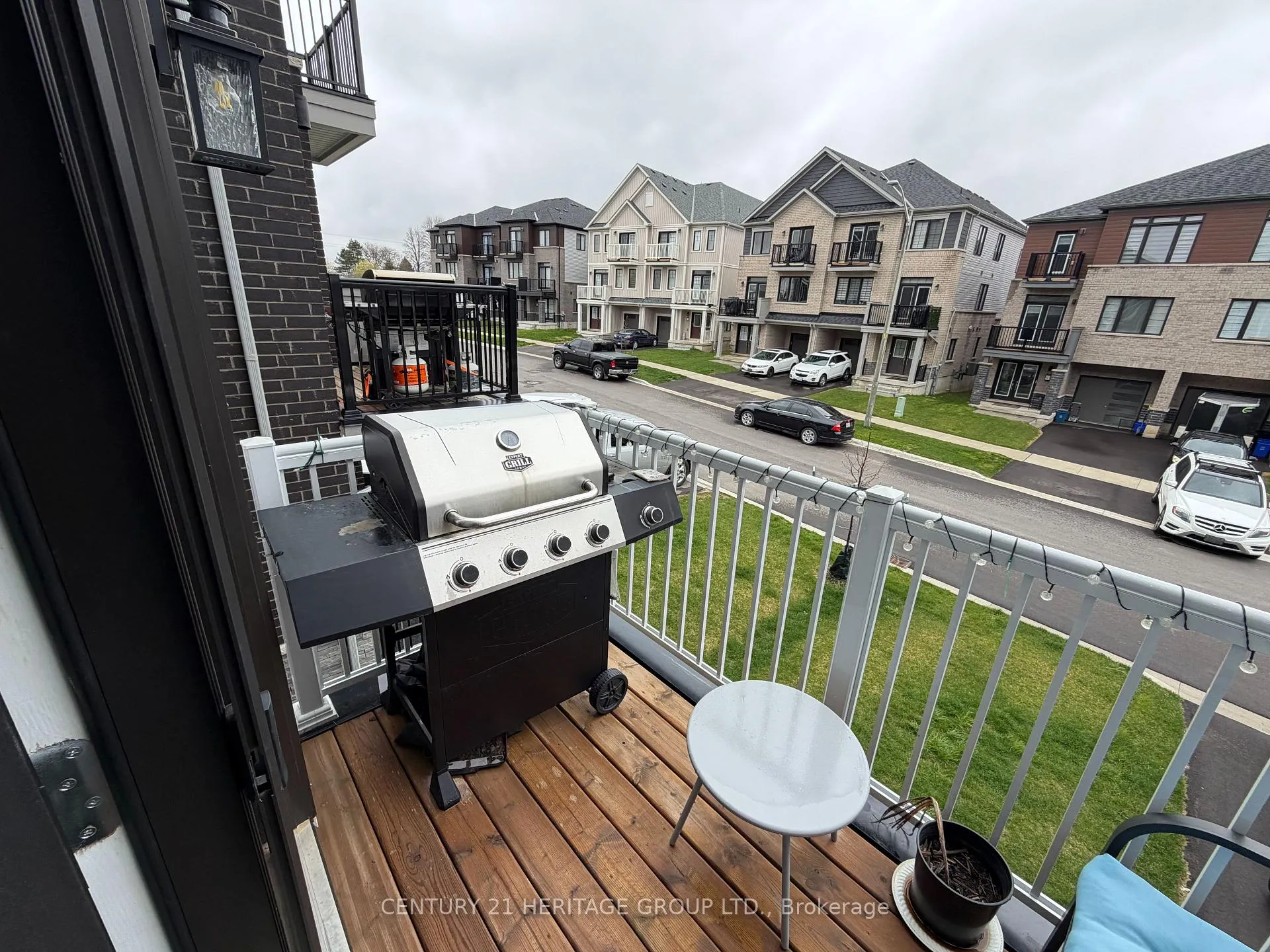 Photo 13 of 66 Norwich Crescent, Haldimand — HOMEH