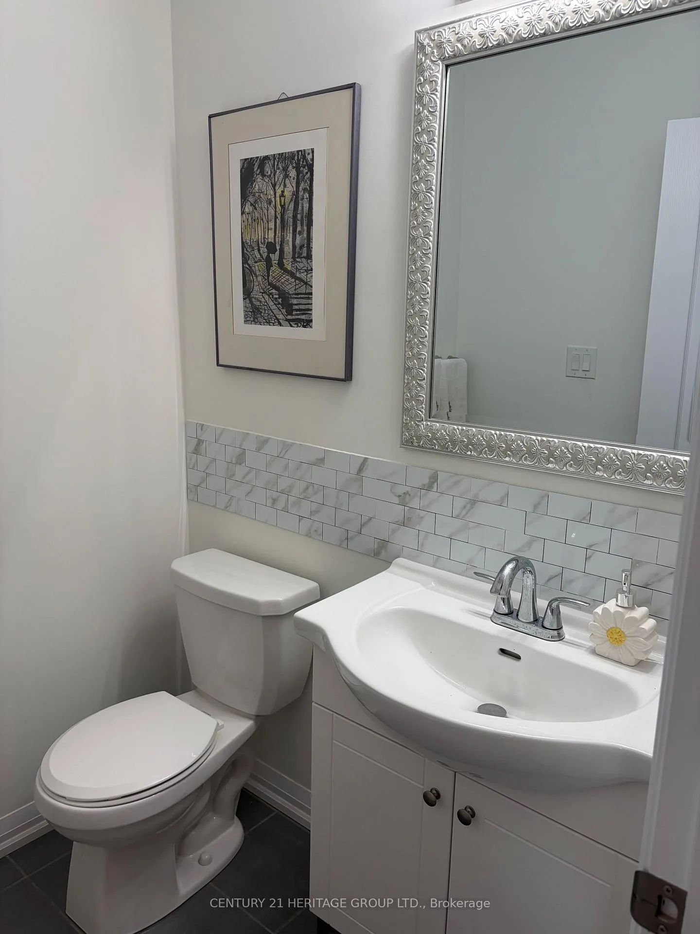 Photo 14 of 66 Norwich Crescent, Haldimand — HOMEH