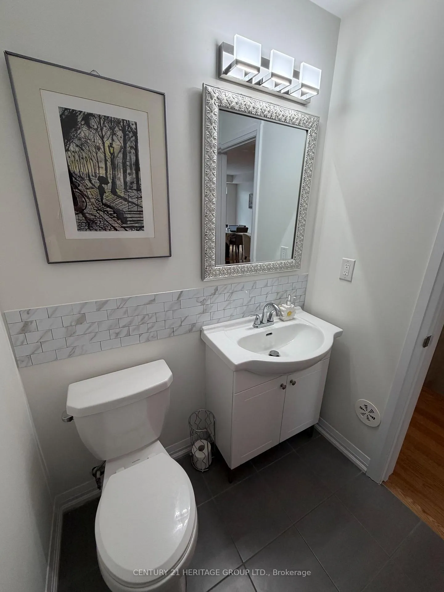 Photo 15 of 66 Norwich Crescent, Haldimand — HOMEH
