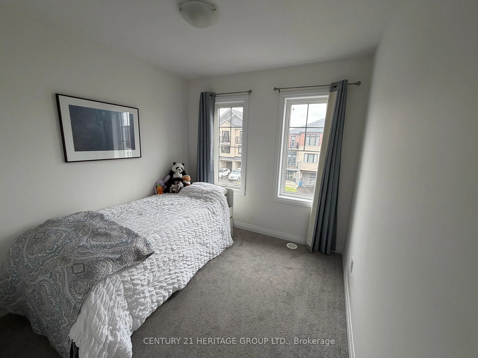 Photo 20 of 66 Norwich Crescent, Haldimand — HOMEH