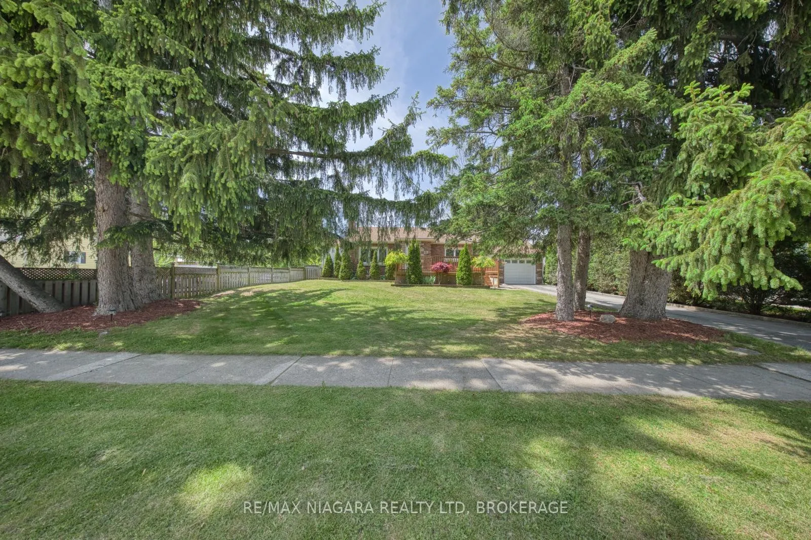 Photo 6 of 31 Carlton Avenue, Welland, N. Welland — HOMEH
