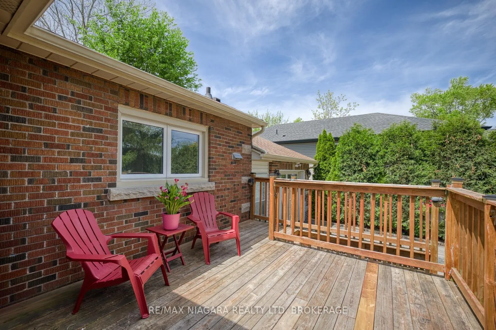 Photo 7 of 31 Carlton Avenue, Welland, N. Welland — HOMEH