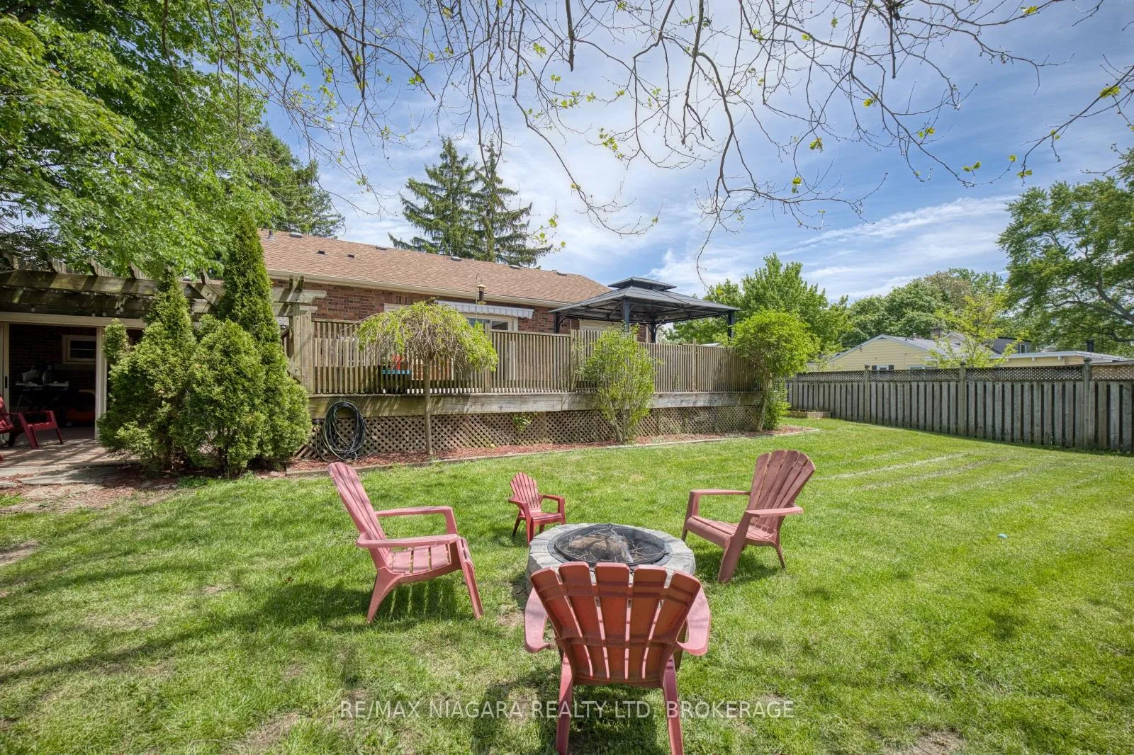 Photo 11 of 31 Carlton Avenue, Welland, N. Welland — HOMEH