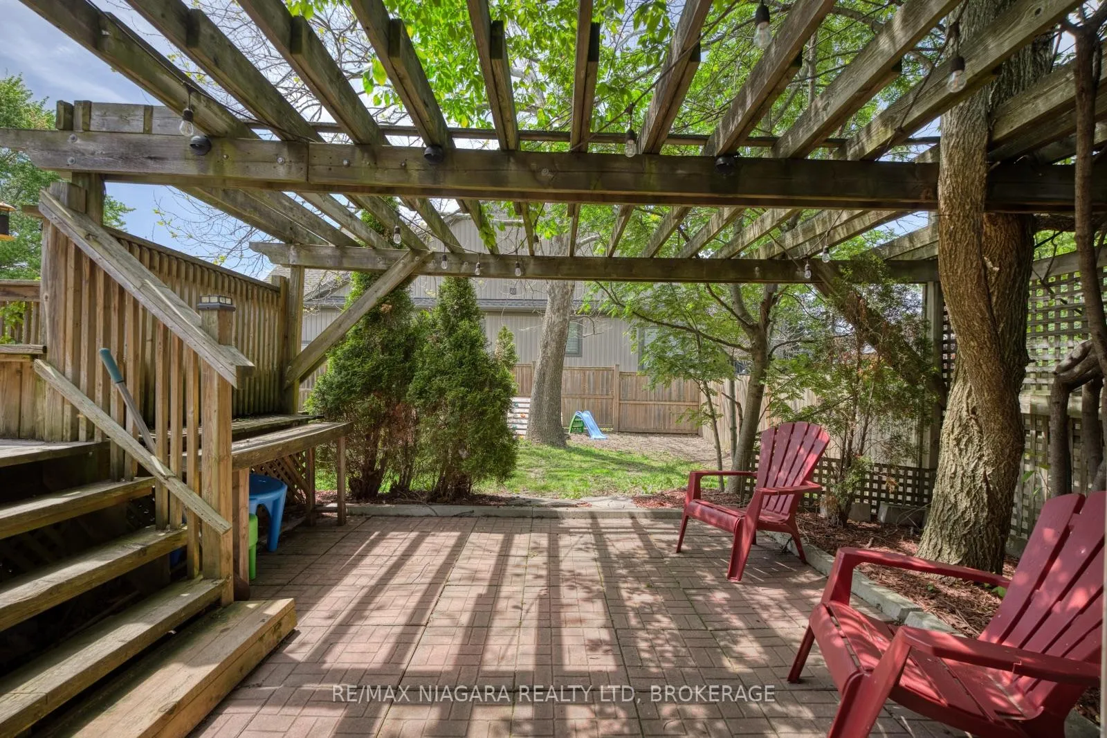 Photo 12 of 31 Carlton Avenue, Welland, N. Welland — HOMEH