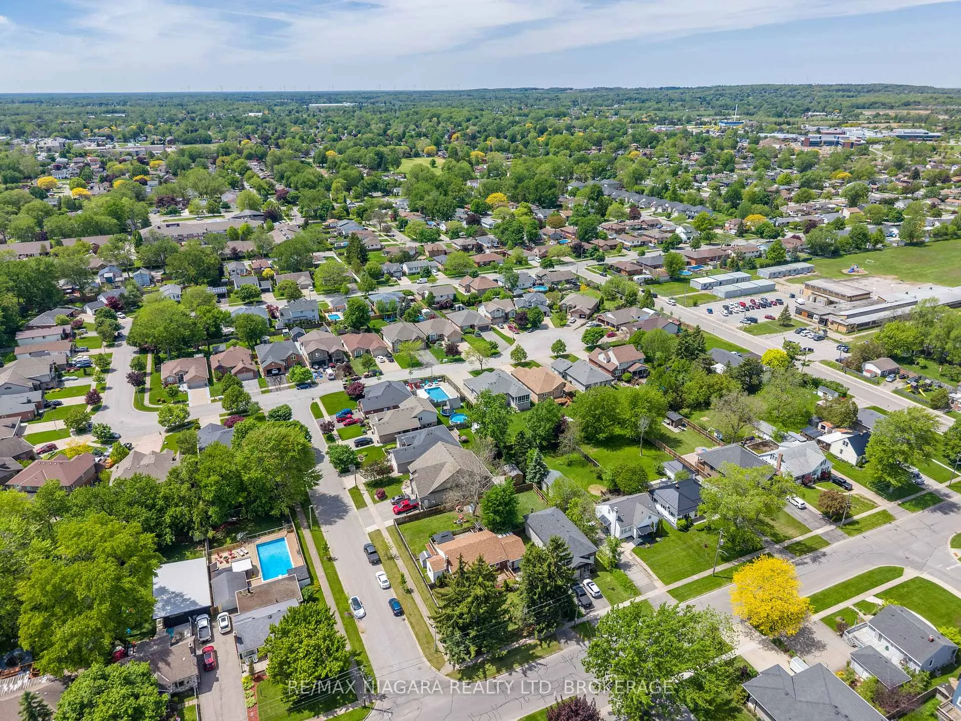 Photo 50 of 31 Carlton Avenue, Welland, N. Welland — HOMEH