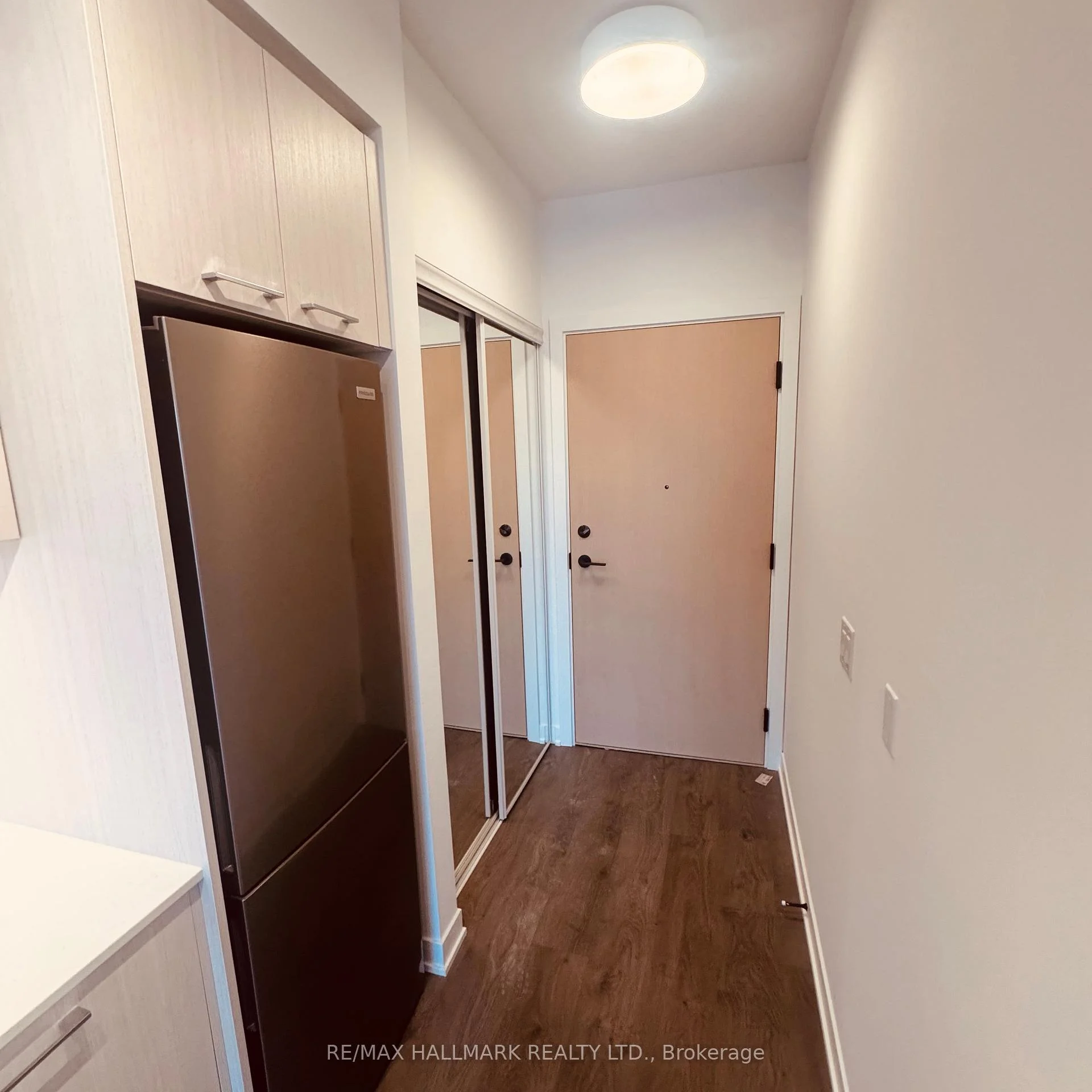 Photo 11 of 10 Oak Street, Toronto, Regent Park — HOMEH