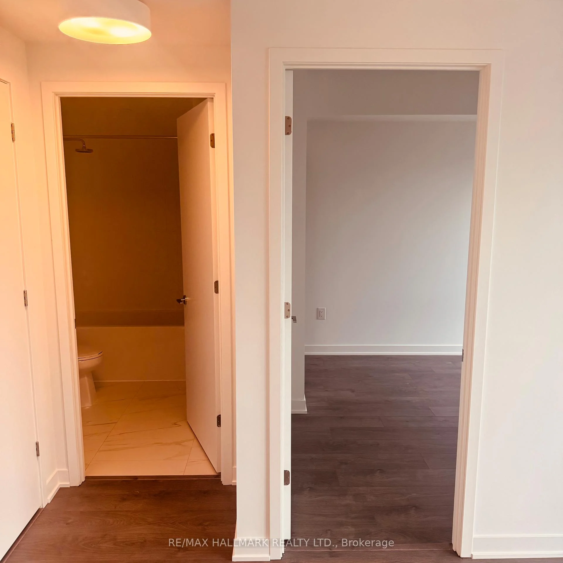 Photo 12 of 10 Oak Street, Toronto, Regent Park — HOMEH