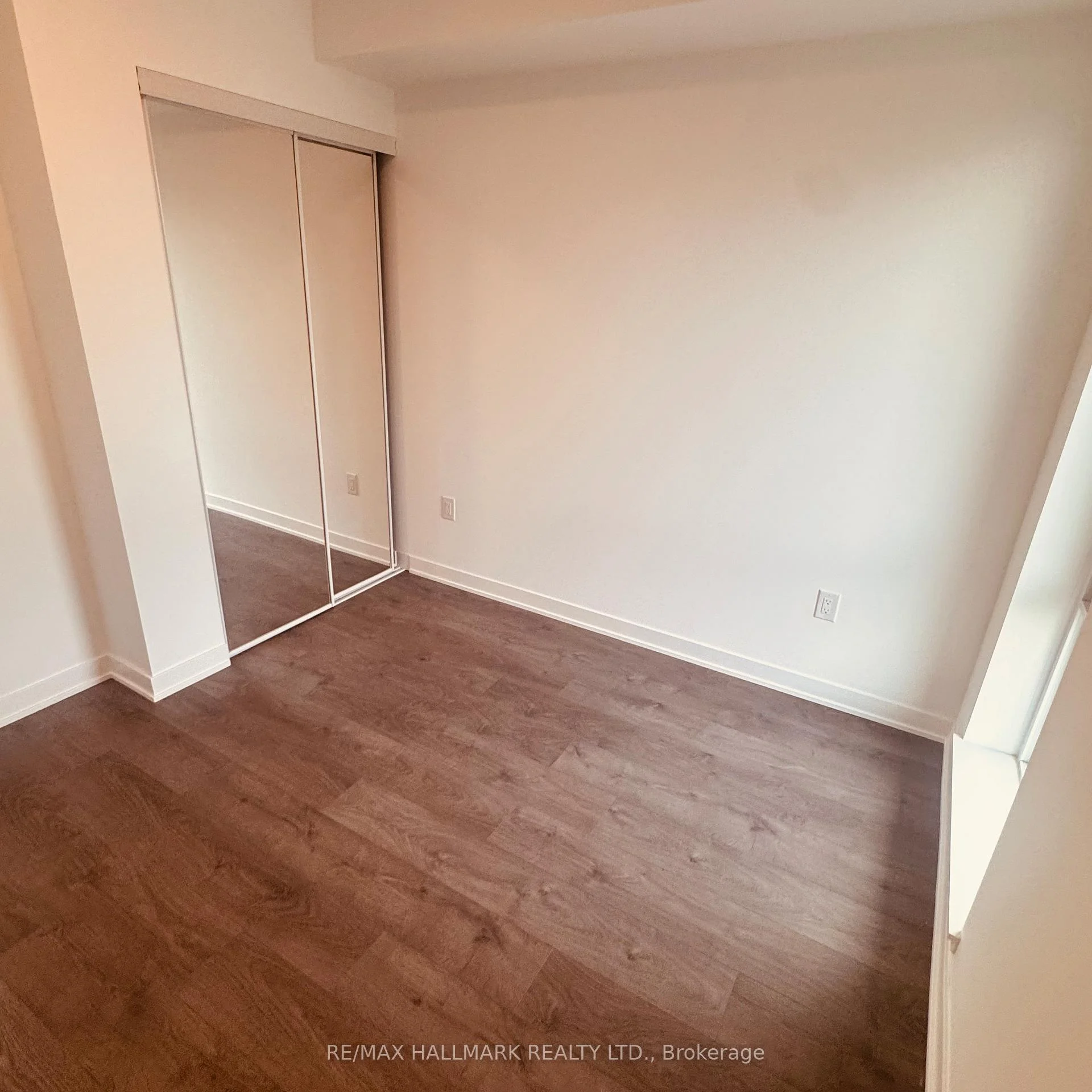 Photo 14 of 10 Oak Street, Toronto, Regent Park — HOMEH