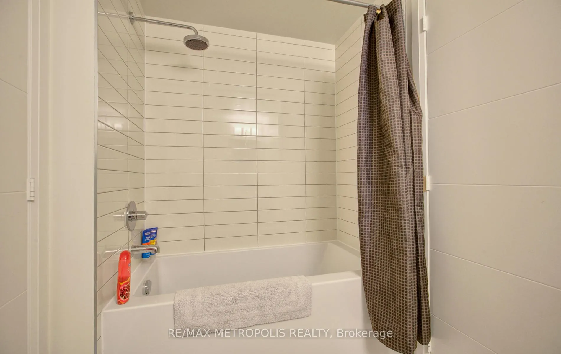 Photo 12 of Unit 2015, 460 Adelaide Street E, Toronto, Moss Park — HOMEH