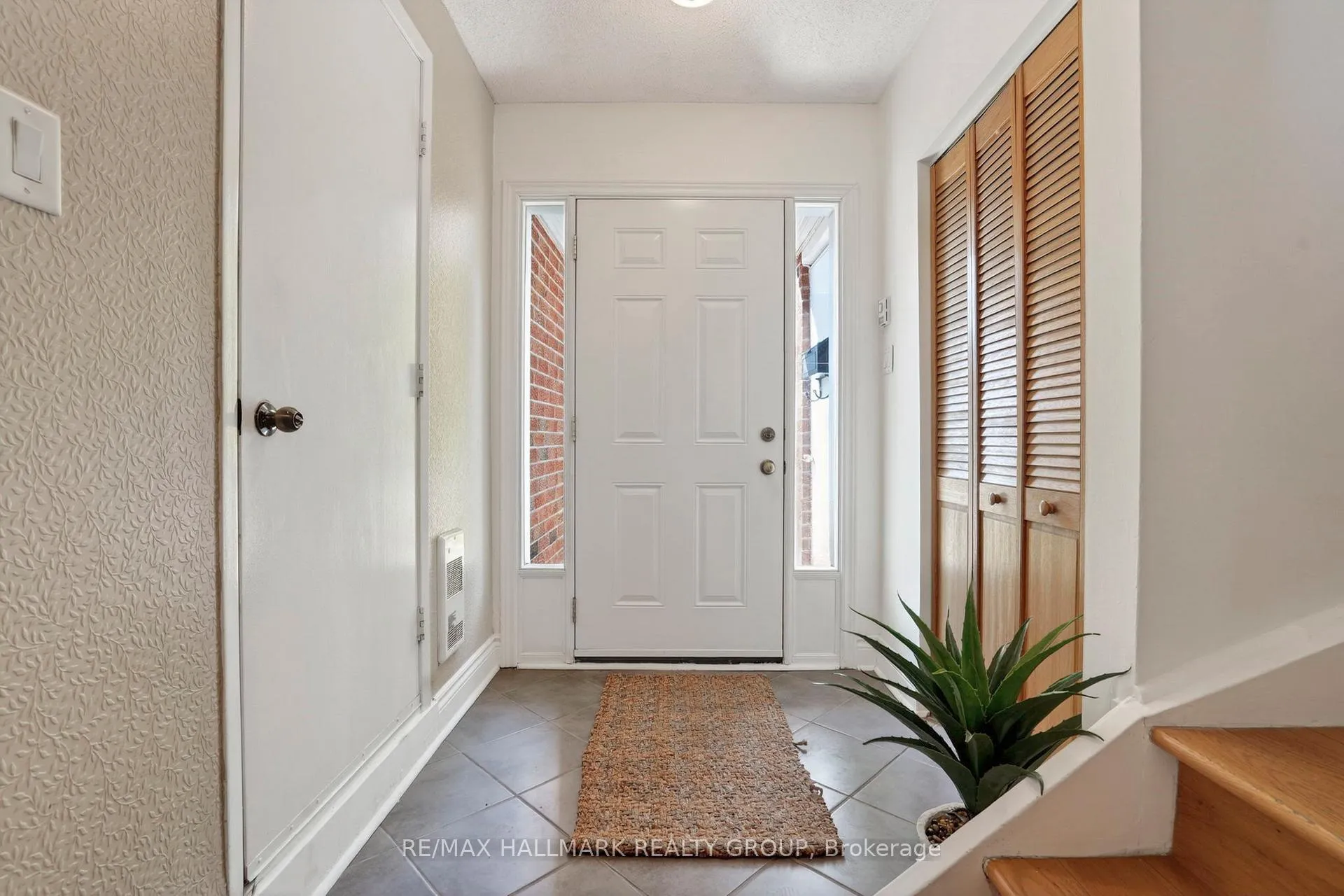 Photo 4 of Unit 47, 83 Appleby Private, Ottawa, Carleton Heights — HOMEH
