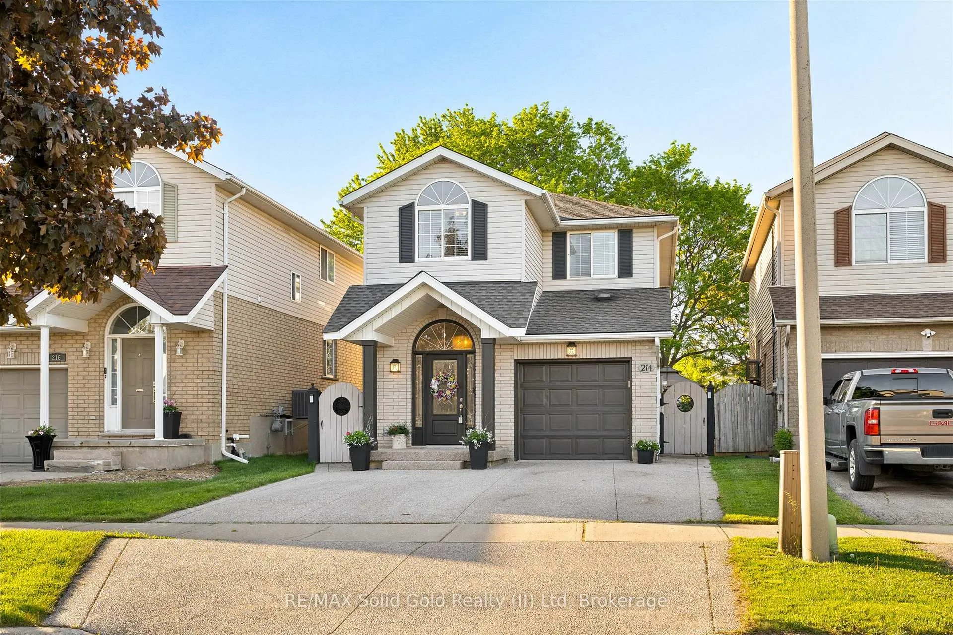 Photo 1 of 214 Grey Fox Drive, Kitchener — HOMEH
