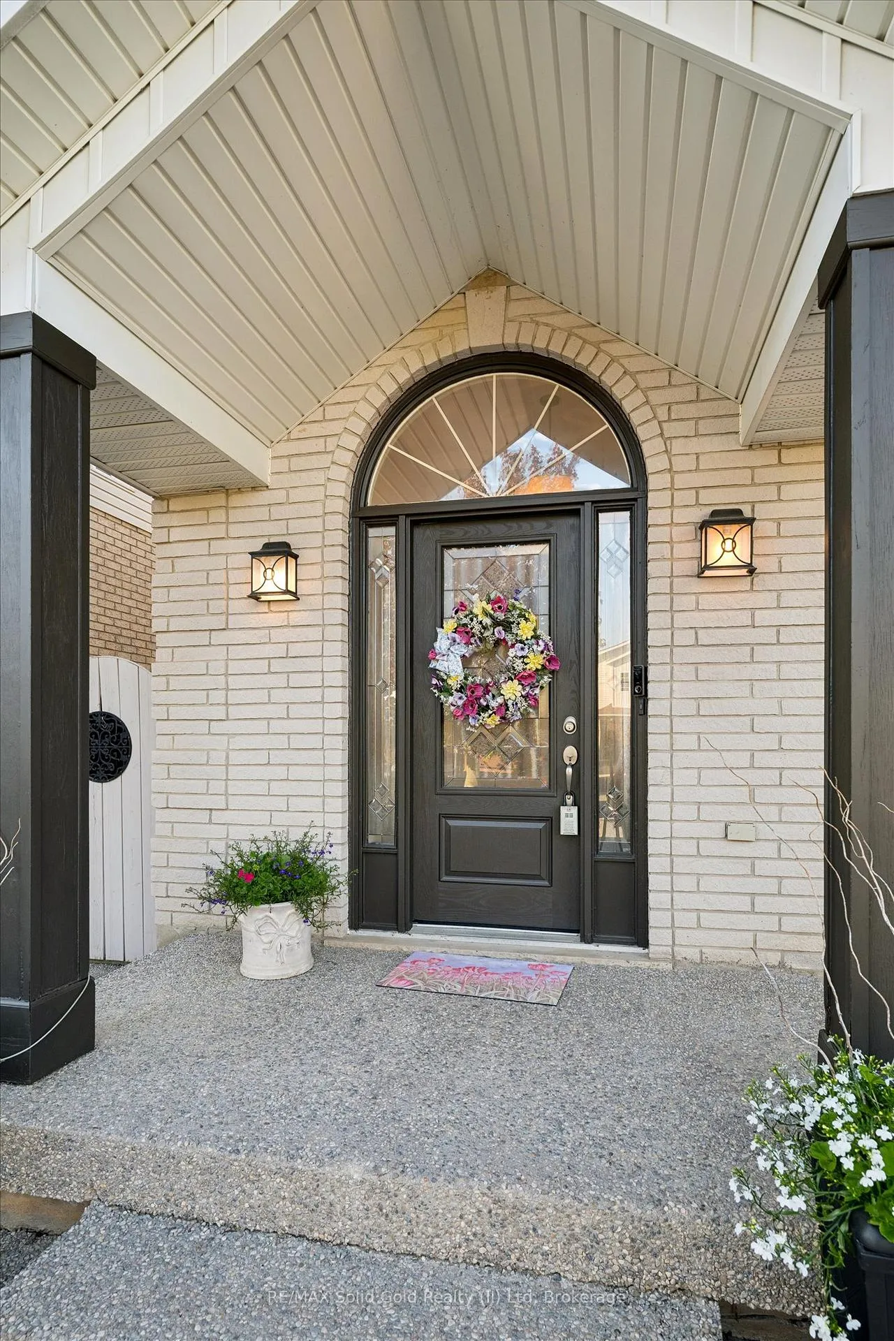 Photo 7 of 214 Grey Fox Drive, Kitchener — HOMEH