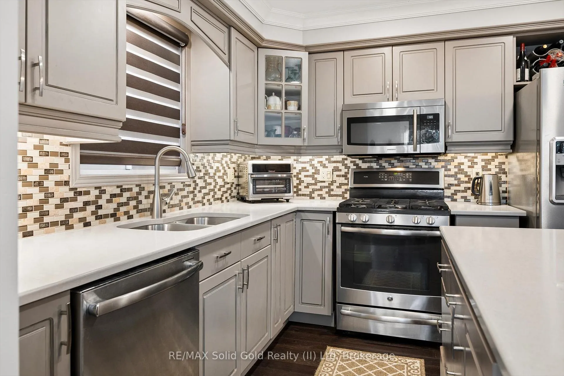 Photo 14 of 214 Grey Fox Drive, Kitchener — HOMEH