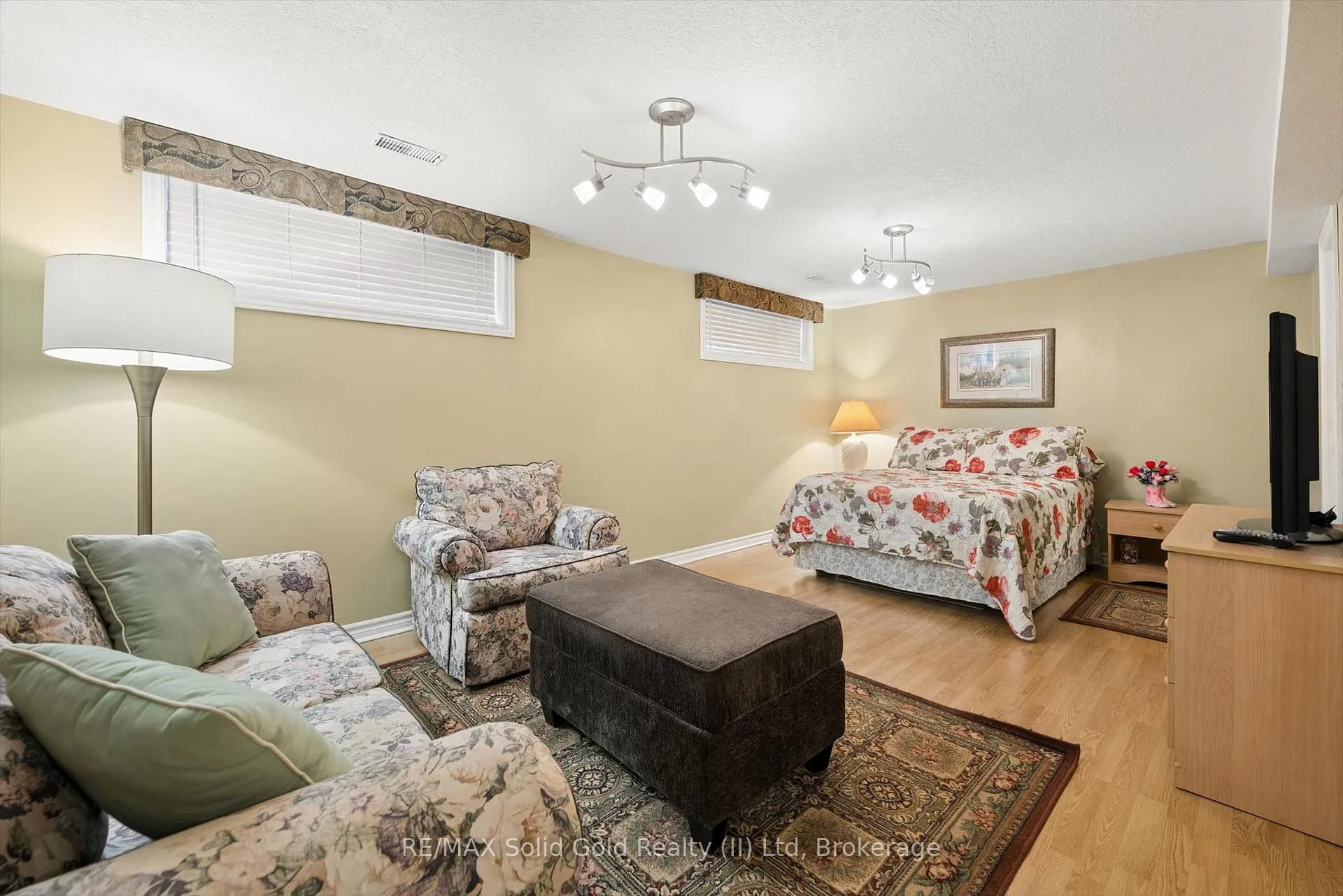 Photo 29 of 214 Grey Fox Drive, Kitchener — HOMEH