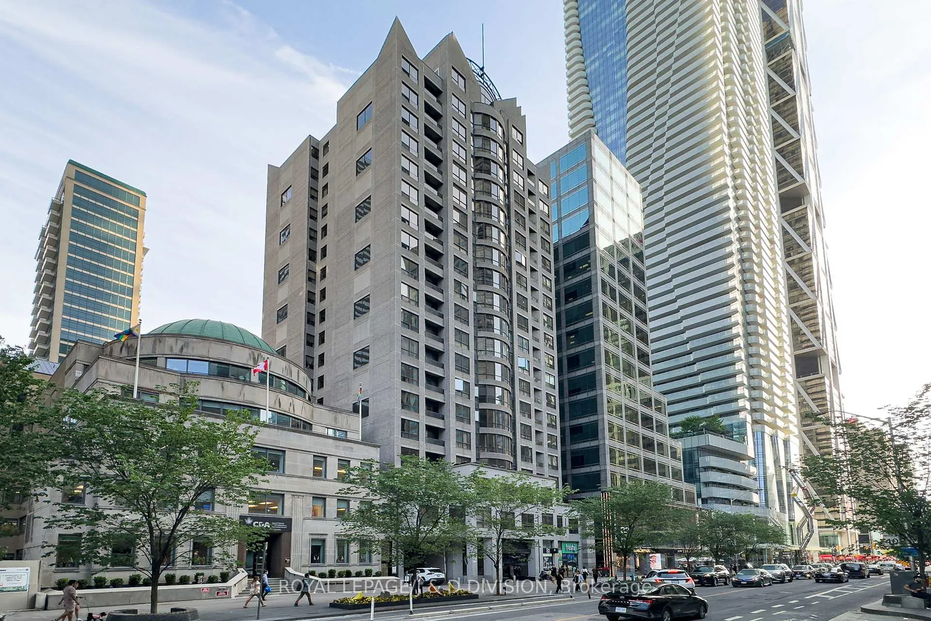Front of Unit UPH9, 55 Bloor Street