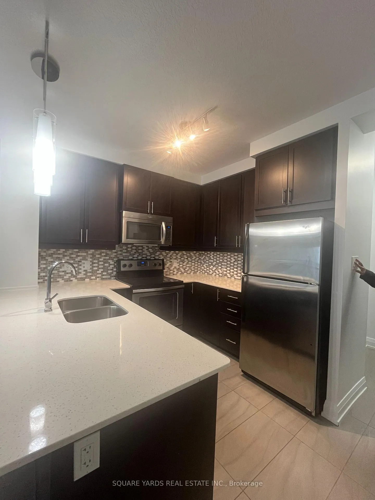 Photo 10 of Unit 1107, 15 Maple Avenue, Barrie, City Centre — HOMEH