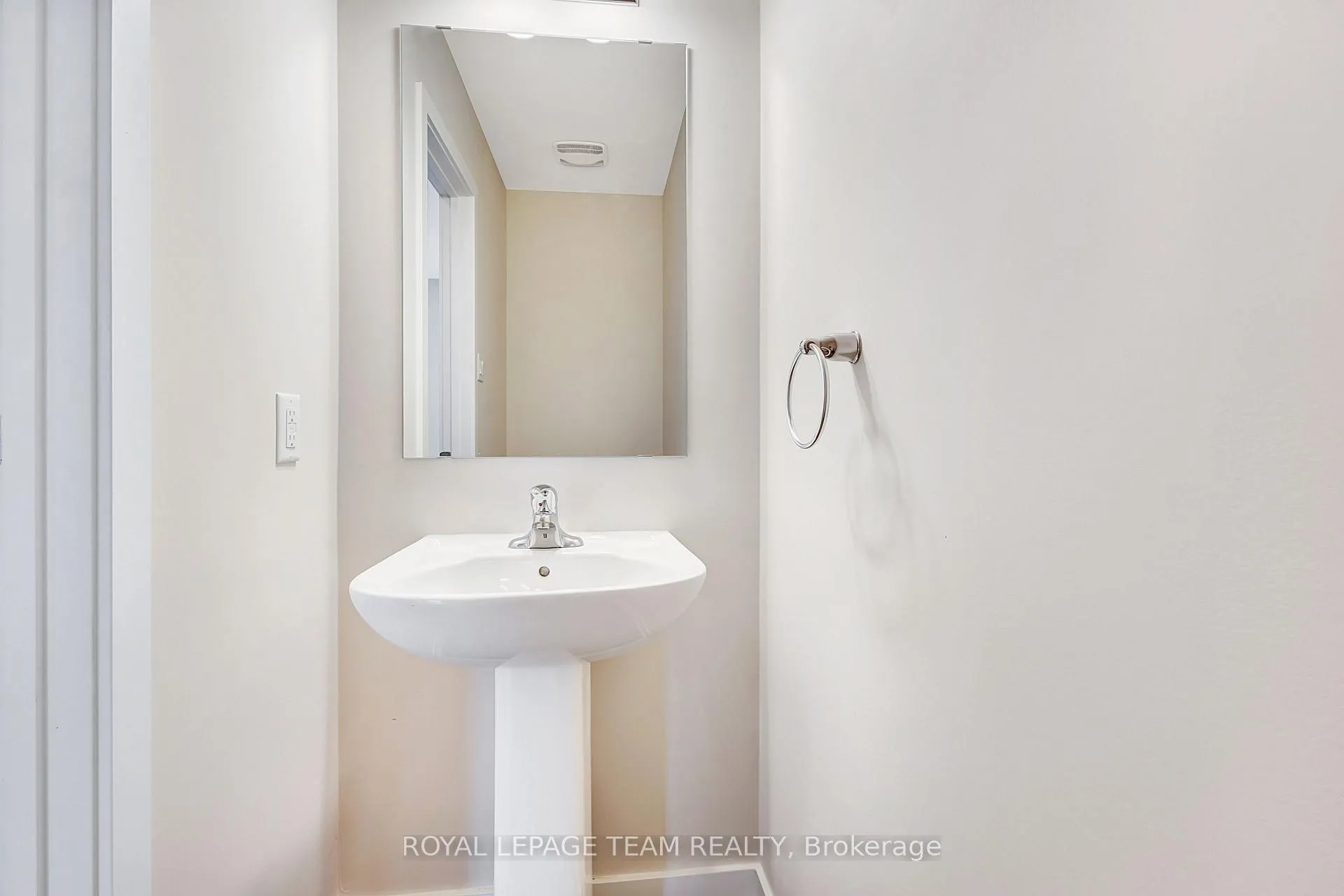 Photo 10 of 201 Verulam Street, Ottawa, Barrhaven - Heritage Park — HOMEH