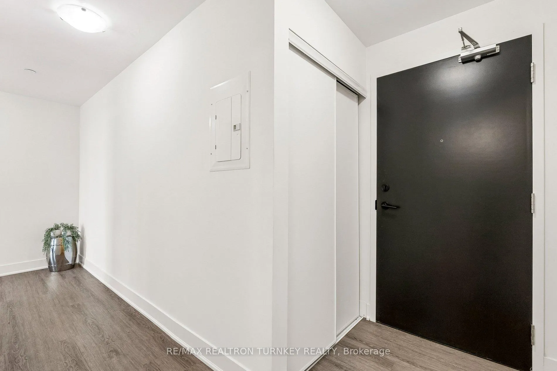 Photo 5 of Unit 311, 185 Deerfield Road N, Newmarket, Central Newmarket — HOMEH