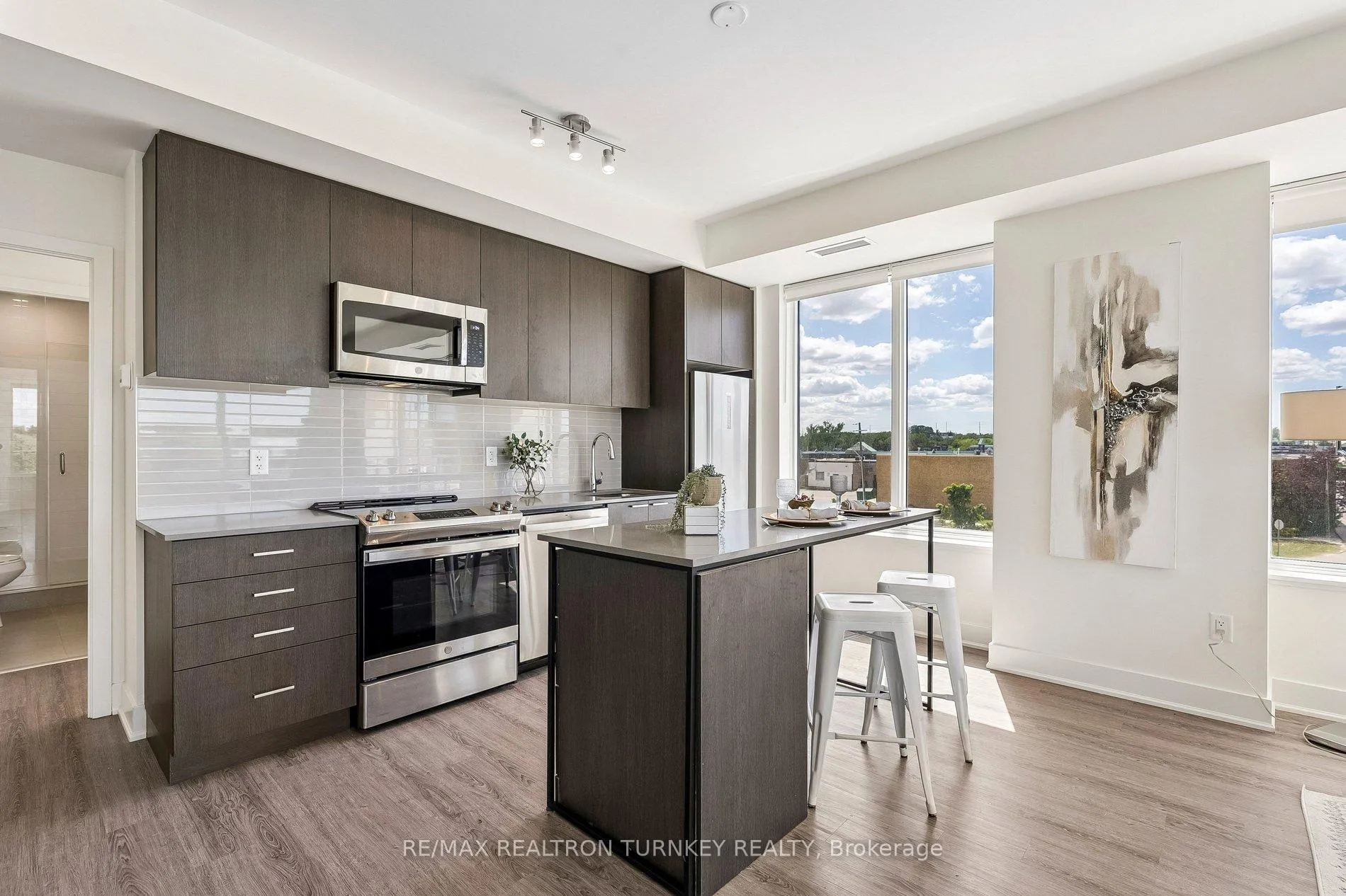 Photo 8 of Unit 311, 185 Deerfield Road N, Newmarket, Central Newmarket — HOMEH