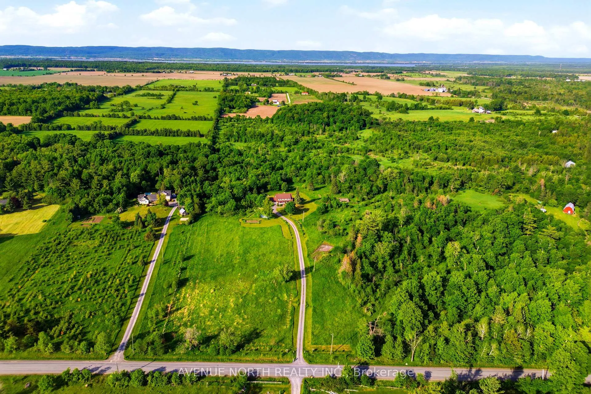 Photo 2 of 4446 Stonecrest Road, Ottawa, Woodlawn/Maclarens Landing/Kilmaurs — HOMEH