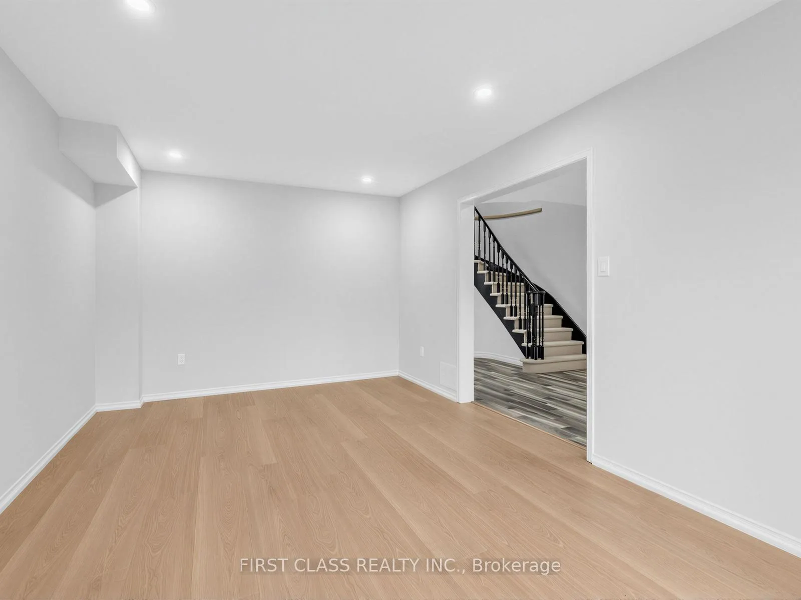 Photo 6 of 104 Chalmers Drive, Barrie, Painswick South — HOMEH