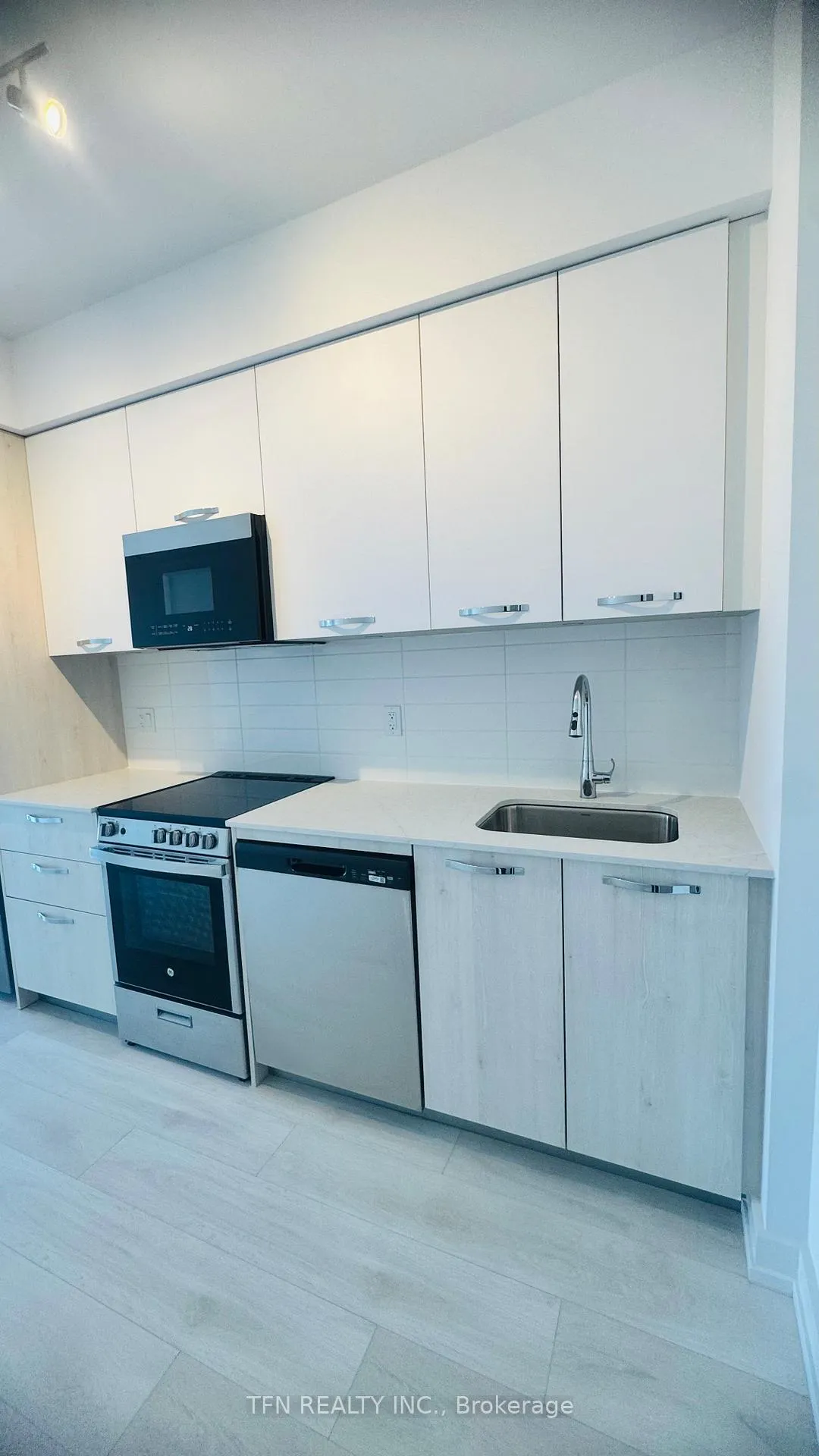 Photo 7 of Unit 1308, 75 James Street S, Hamilton, Corktown — HOMEH