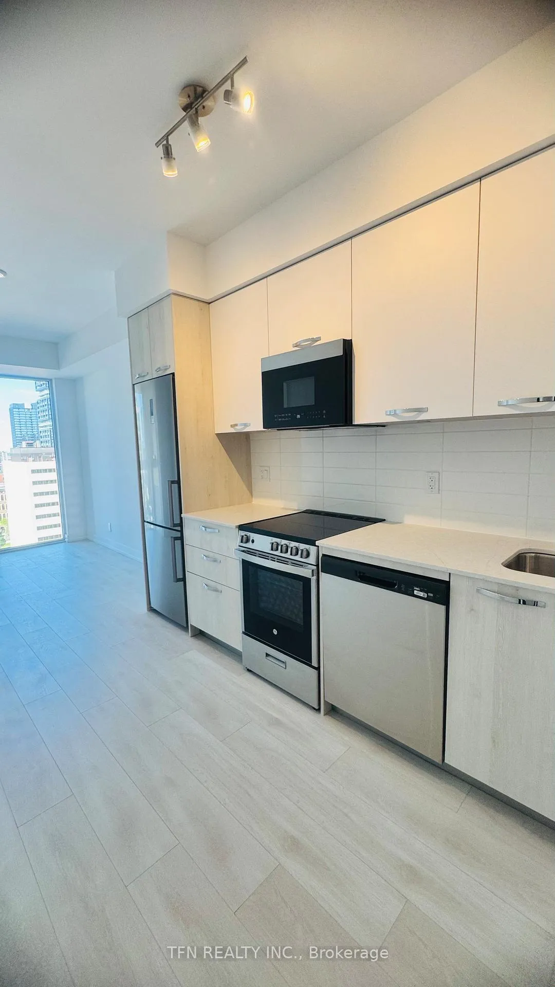 Photo 8 of Unit 1308, 75 James Street S, Hamilton, Corktown — HOMEH