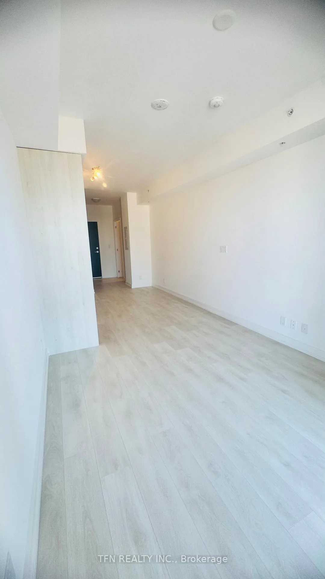 Photo 10 of Unit 1308, 75 James Street S, Hamilton, Corktown — HOMEH