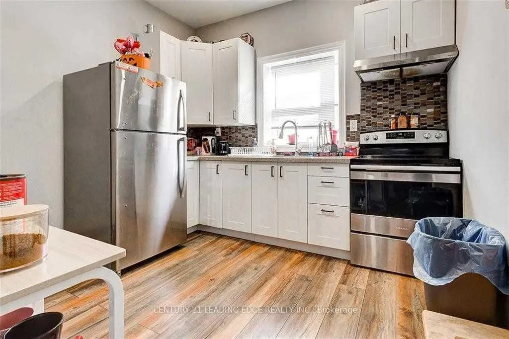 Photo 5 of Unit B, 382 Cannon Street, Hamilton, Landsdale — HOMEH
