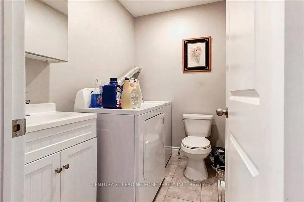 Photo 6 of Unit B, 382 Cannon Street, Hamilton, Landsdale — HOMEH