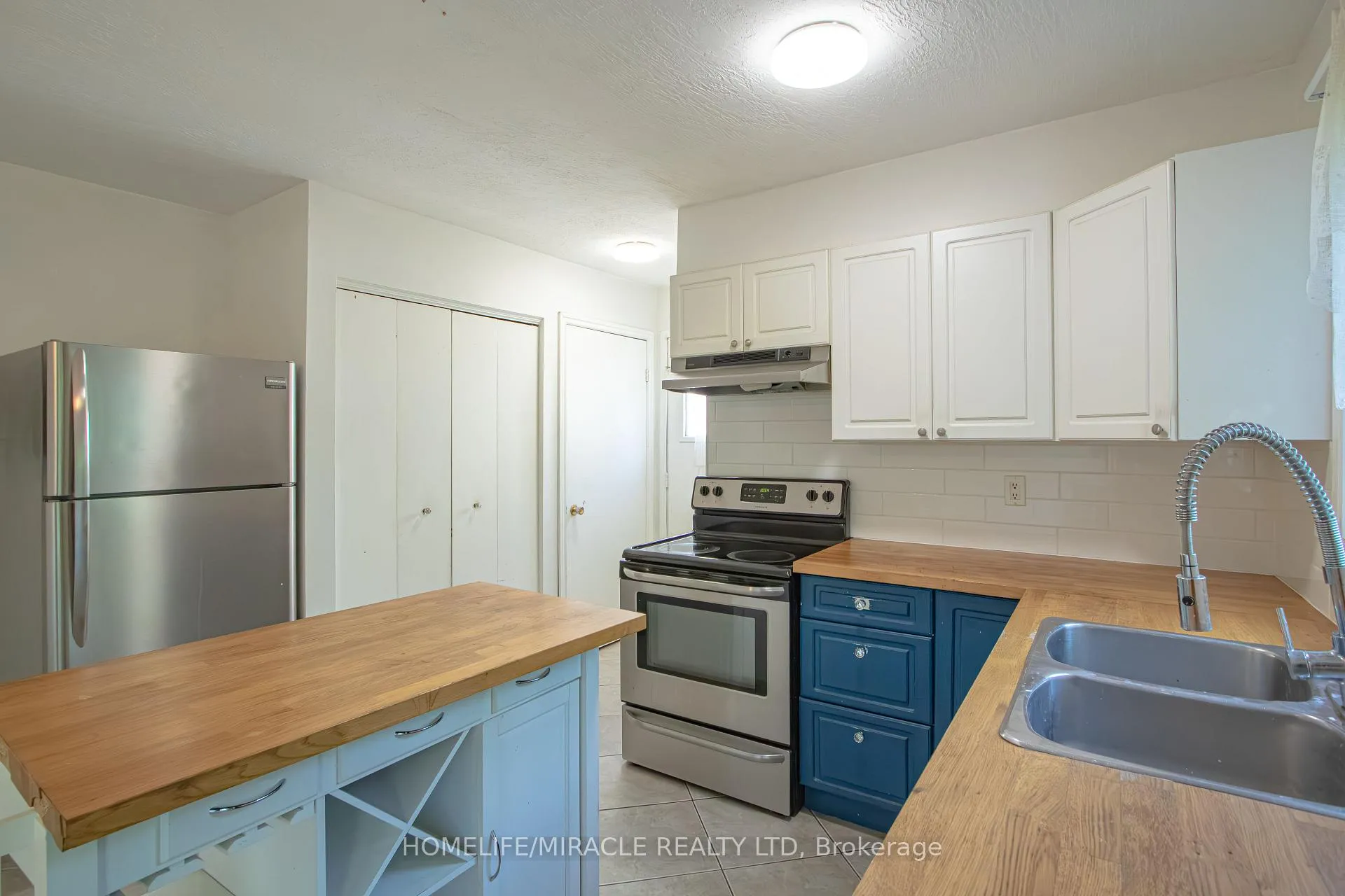 Photo 12 of 1100 Blanchard Road, London, North I — HOMEH