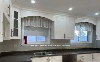 Photo 2 of 25 Albion Crescent, Brampton, Avondale — HOMEH