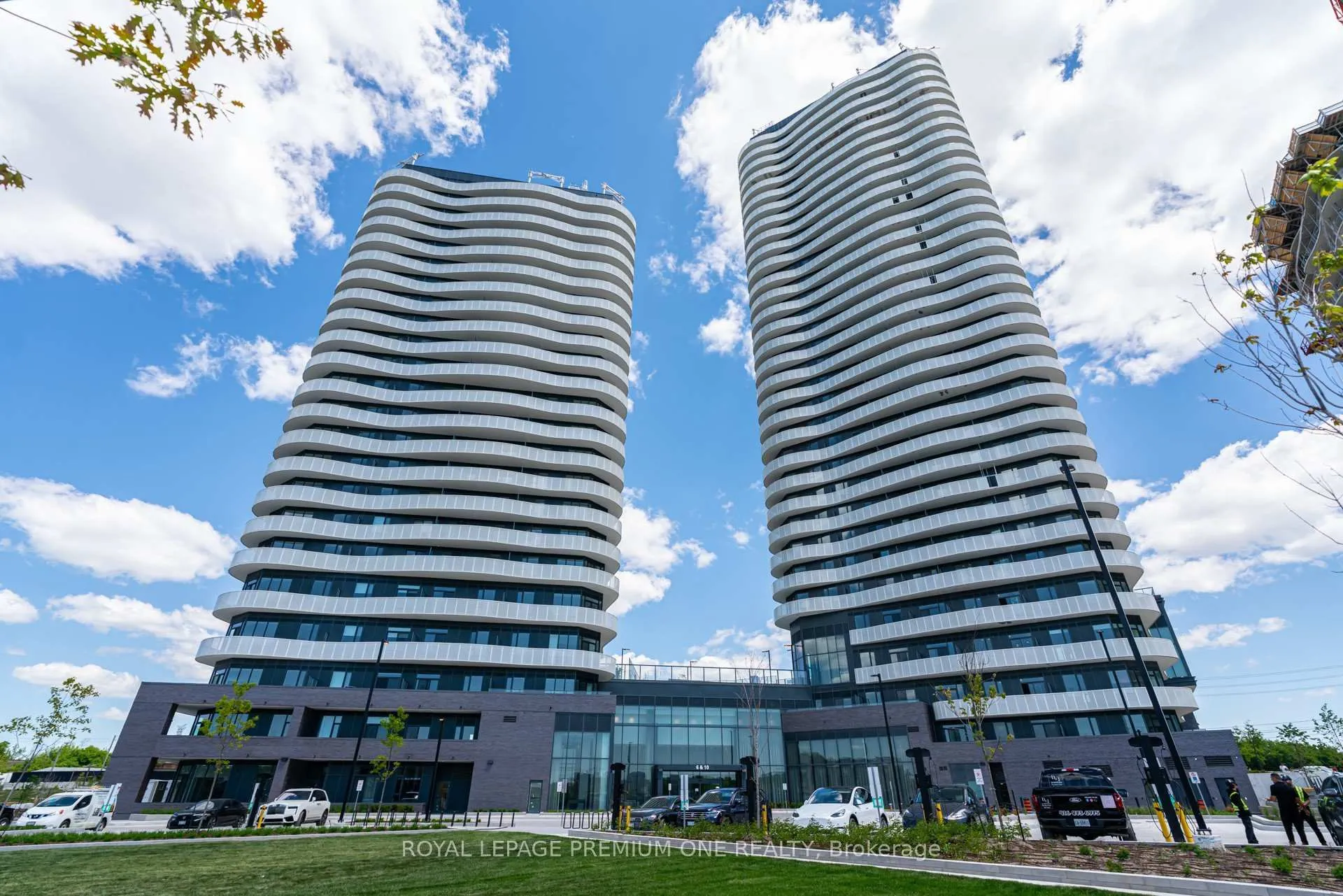 Photo 1 of Unit 318, 10 Flavelle Trail, Vaughan, Steeles West Industrial — HOMEH