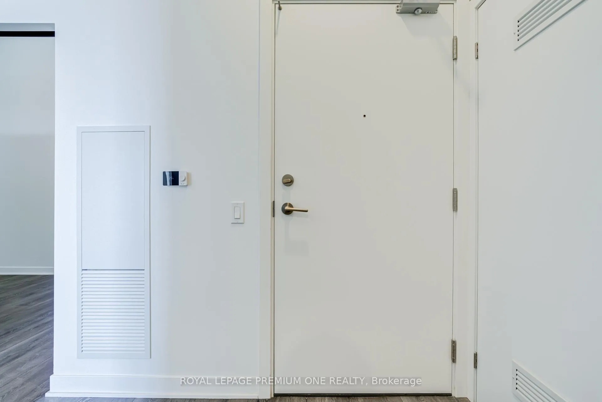 Photo 6 of Unit 318, 10 Flavelle Trail, Vaughan, Steeles West Industrial — HOMEH
