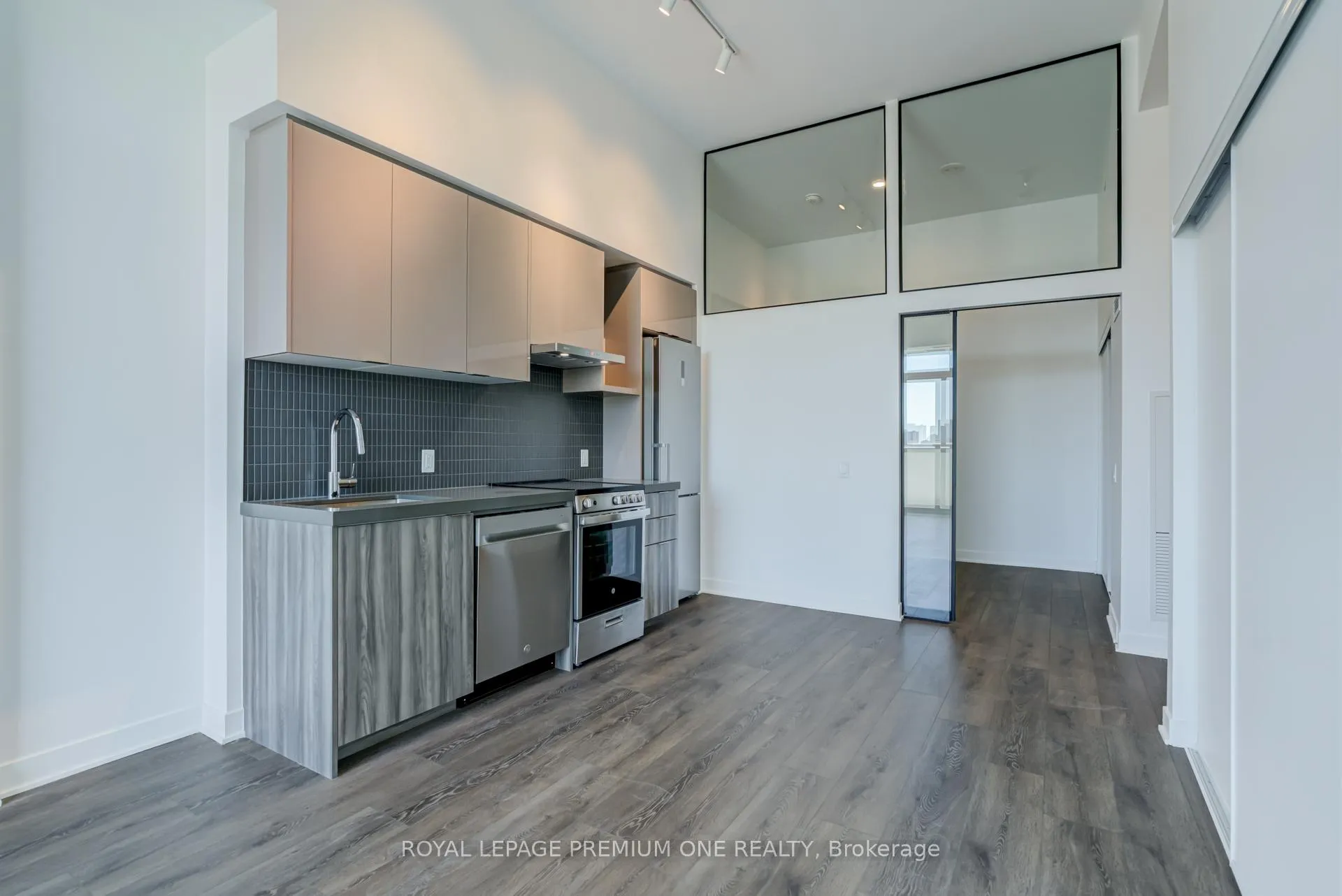 Photo 7 of Unit 318, 10 Flavelle Trail, Vaughan, Steeles West Industrial — HOMEH