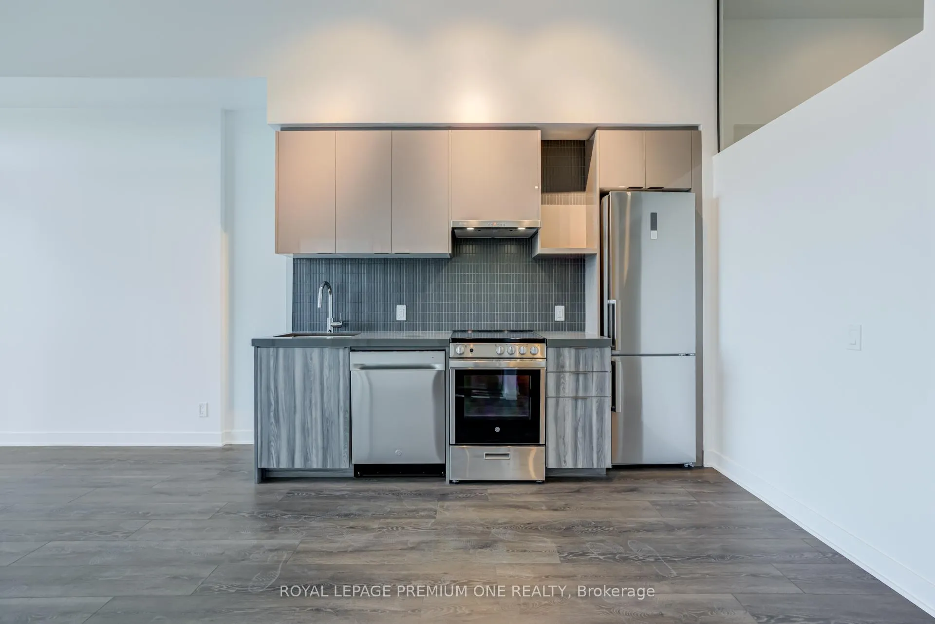 Photo 9 of Unit 318, 10 Flavelle Trail, Vaughan, Steeles West Industrial — HOMEH