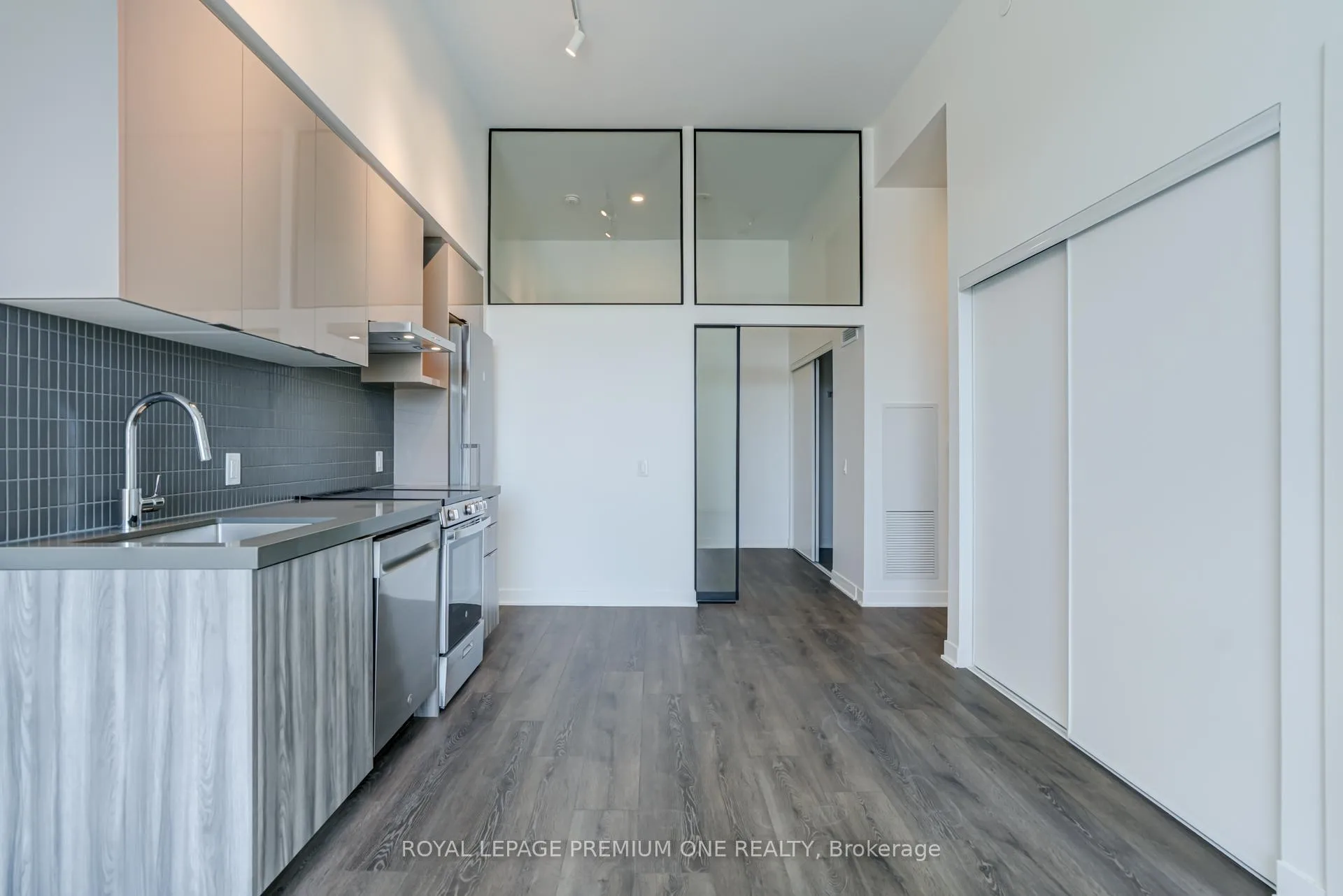 Photo 11 of Unit 318, 10 Flavelle Trail, Vaughan, Steeles West Industrial — HOMEH